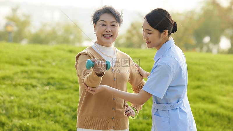 养老院加盟品牌排名，揭秘背后的行业逻辑