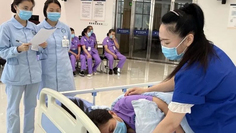 社区养老加盟：解析上海市场的费用构成与投资要点